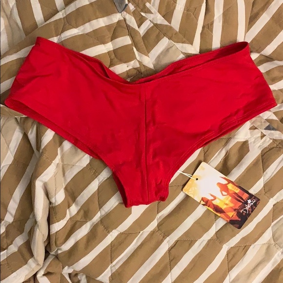 🆕 Dakine red surf / swim bottoms - Picture 3 of 5